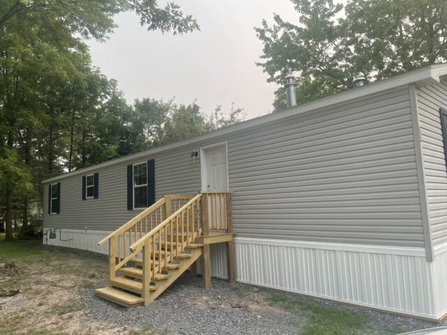 Woodlawn MHC — Lot 98