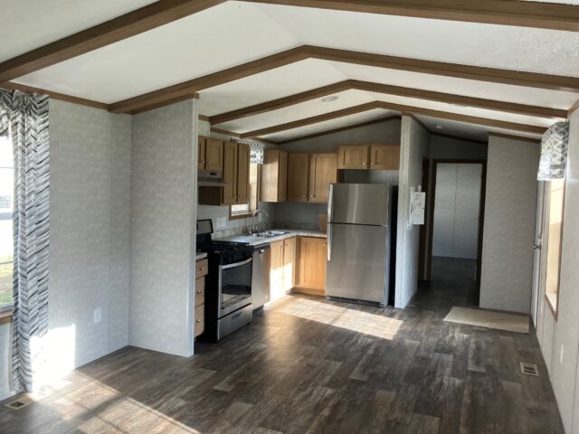 Oakwood Estates MHC — Lot 6 Elm